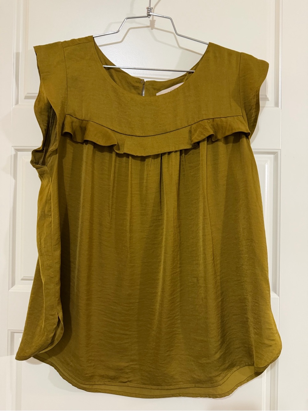 LOFT Olive Ruffle Yoke Cap Sleeve Blouse